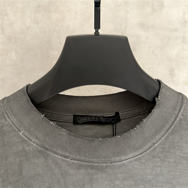  ウォッシュグレー 半袖Tシャツ Chrome Hearts 胸元ロゴプリント クロムハーツ コピー ヴィンテージ加工 クルーネック