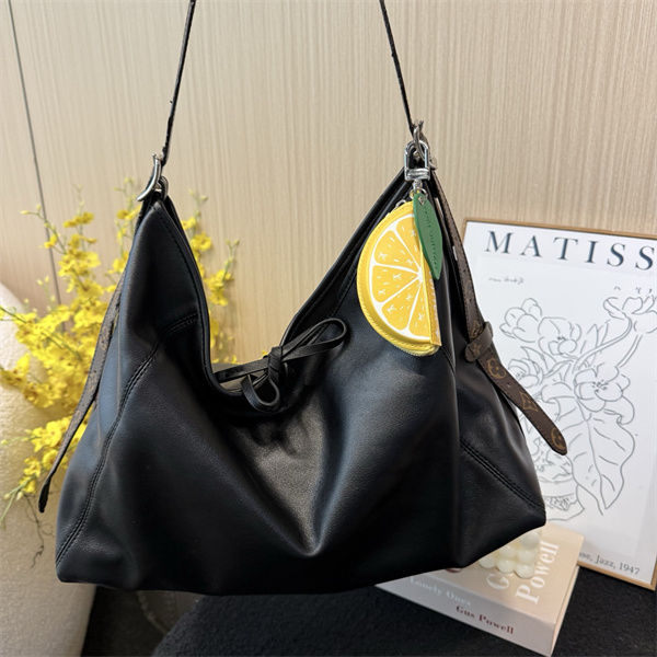 ☆2026最新☆Louis Vuitton  LEMON ☆ルイヴィトンバッグチャームスーパーコピーキーホルダーイヤホンや小銭入れ