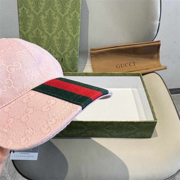 ピンク☆グッチキャップコピー Gucci軽量メッシュ 汗止めバンド 反射材付き 夜間安全 マラソン スポーツ 