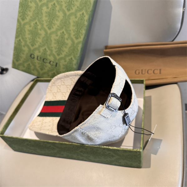 Gucciグッチキャップコピー  調整可能 2026トレンドワッシャー加工 アメカジ 無地 リベット付き 