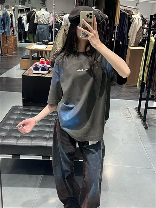 チャコールブラック 半袖Tシャツ Acne Studios 胸元ミニロゴ アクネストゥディオズ コピー クルーネック ゆったりシルエット
