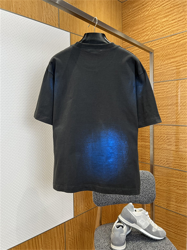 チャコールブラック 半袖Tシャツ Acne Studios 胸元ミニロゴ アクネストゥディオズ コピー クルーネック ゆったりシルエット