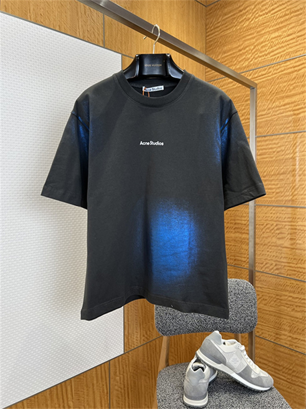 チャコールブラック 半袖Tシャツ Acne Studios 胸元ミニロゴ アクネストゥディオズ コピー クルーネック ゆったりシルエット