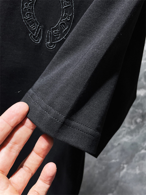 CHROME HEARTS クロムハーツ コピー ビッグクロスエンボス オーバーフィット 半袖Tシャツ