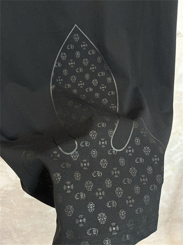  ホワイト 半袖Tシャツ Chrome Hearts クロムハーツ コピー 胸ポケットロゴ 裾グラフィック クルーネック ゆったりシルエット