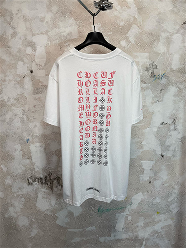  ブラック 半袖Tシャツ Chrome Hearts クロムハーツ コピー 胸ポケットロゴ バック英字プリント ゴシック文字 クルーネック