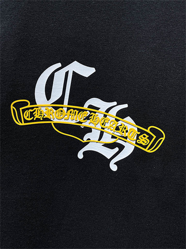 半袖Tシャツ Chrome Hearts クロムハーツ コピー フロントイエローリボンロゴ バック総柄グラフィック クルーネック