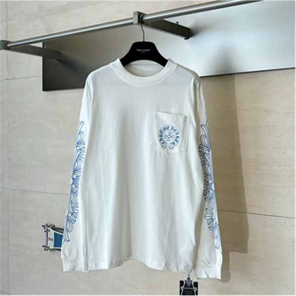  ホワイト 長袖Tシャツ Chrome Hearts クロムハーツ コピー 胸ポケットロゴ ブルースリーブグラフィック クルーネック ゆったりシルエット