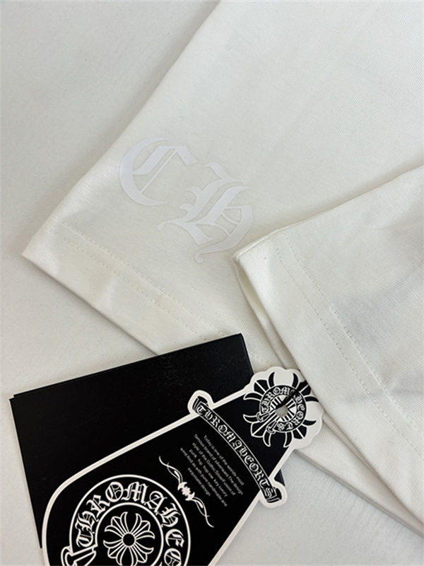  ホワイト 長袖Tシャツ Chrome Hearts クロムハーツ コピー 胸ポケットロゴ ブルースリーブグラフィック クルーネック ゆったりシルエット