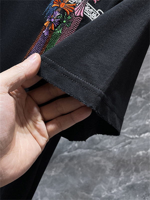 ホワイト 半袖Tシャツ Chrome Hearts クロムハーツ コピー マルチカラークロスロゴ バックデザイン 丸首 リラックスフィット ブラック