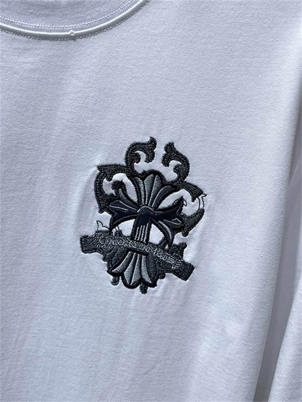 ブラック 半袖Tシャツ Chrome Hearts クロムハーツ コピー フローラルクロス背面ロゴ ゴシック英字 クルーネック ゆったりシルエット