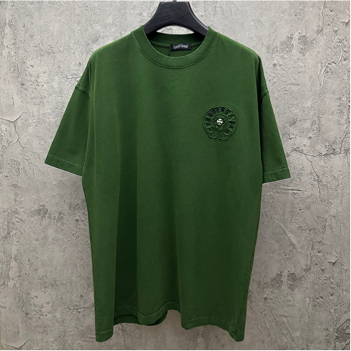 半袖Tシャツ Chrome Hearts クロムハーツ コピー フローラルクロスバックロゴ ゴシックレタリング クルーネック ゆったりシルエット