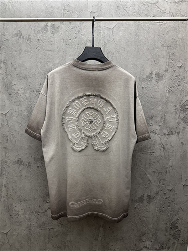 ピンク 半袖カットソー Chrome Hearts クロムハーツ コピー トーンロゴ ワンポイント刺繍風 ウォッシュ加工 丸首 カジュアルトップス