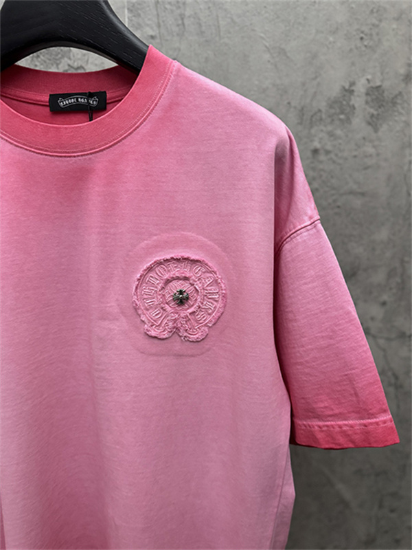 ピンク 半袖カットソー Chrome Hearts クロムハーツ コピー トーンロゴ ワンポイント刺繍風 ウォッシュ加工 丸首 カジュアルトップス
