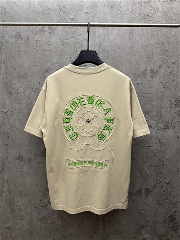  クリームベージュ 半袖Tシャツ Chrome Hearts クロムハーツ コピー 胸元グリーンサークルロゴ クルーネック ワンポイントデザイン