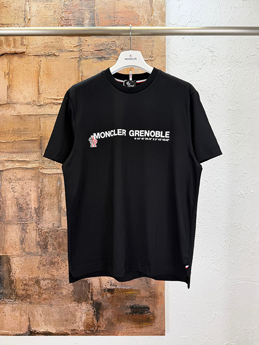 ホワイト ブラック 半袖Tシャツ MONCLER GRENOBLE モンクレール グルノーブル コピー 胸元ロゴプリント クルーネック シンプルカジュアル