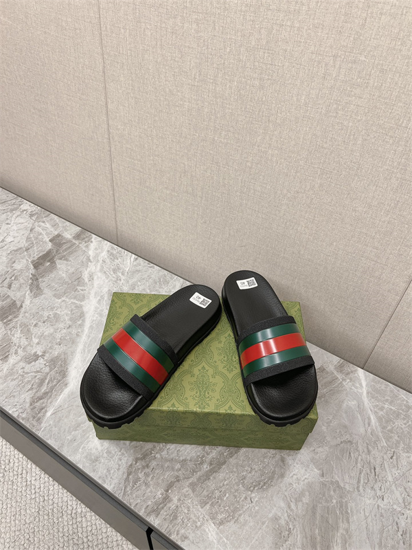 GUCCIグッチサンダルコピーアウトドアも使えるＥＶＡサンダル クイックドライ 抗菌防臭
