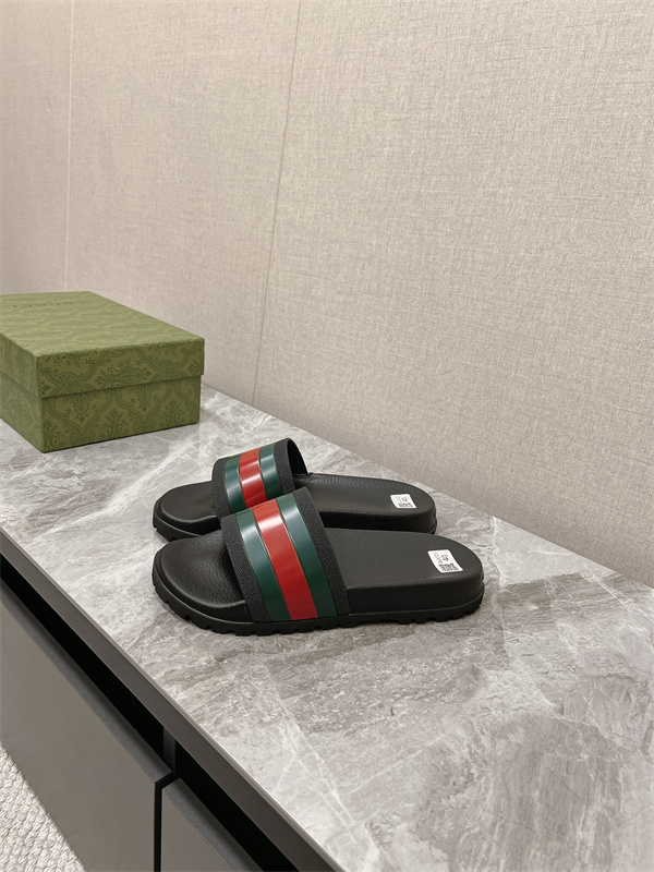 GUCCIグッチサンダルコピーアウトドアも使えるＥＶＡサンダル クイックドライ 抗菌防臭