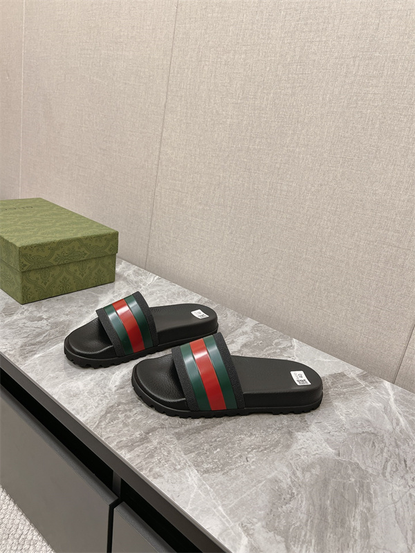 GUCCIグッチサンダルコピーアウトドアも使えるＥＶＡサンダル クイックドライ 抗菌防臭