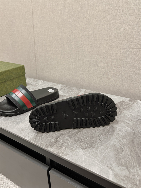 GUCCIグッチサンダルコピーアウトドアも使えるＥＶＡサンダル クイックドライ 抗菌防臭