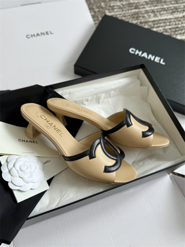 エレガントCHANELシャネルサンダルコピー歩きやすいシルエットは細長め