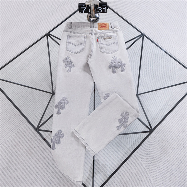 ライトグレー デニムパンツ Chrome Hearts クロムハーツ コピー クロス刺繍パッチ ウォッシュ加工 ストレートシルエット 5ポケットジーンズ