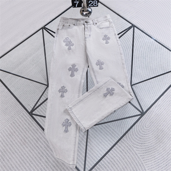 ライトグレー デニムパンツ Chrome Hearts クロムハーツ コピー クロス刺繍パッチ ウォッシュ加工 ストレートシルエット 5ポケットジーンズ