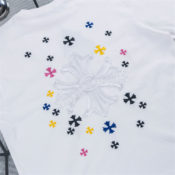  ホワイト 半袖Tシャツ Chrome Hearts クロムハーツ コピー 淡色フローラルクロス刺繍風 マルチカラー小クロス クルーネック ボックスシルエット