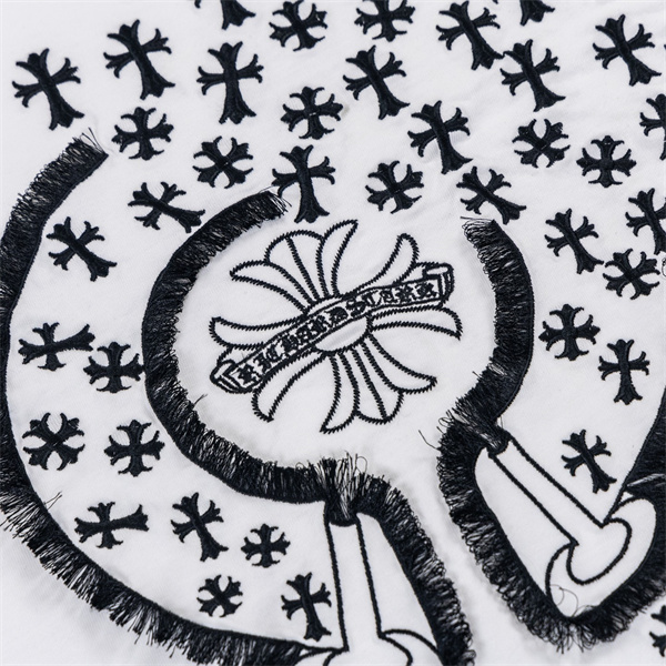 ブラック 半袖カットソー Chrome Hearts クロムハーツ コピー バックビッグクロス マルチカラー刺繍調 クルーネック ストリートトップス