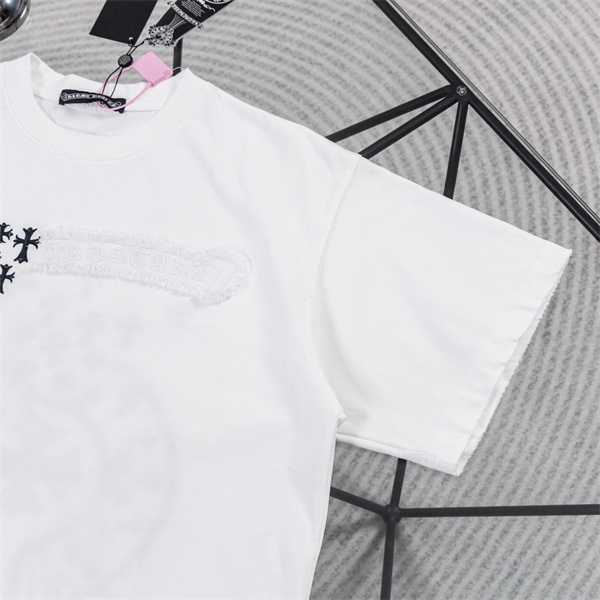 ブラック 半袖カットソー Chrome Hearts クロムハーツ コピー バックビッグクロス マルチカラー刺繍調 クルーネック ストリートトップス