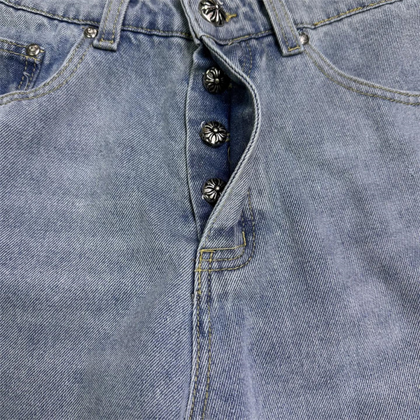 ライトブルー デニムショーツ Chrome Hearts クロムハーツ コピー ブラッククロスワッペン ウォッシュ加工 ハーフパンツ ワイドシルエット