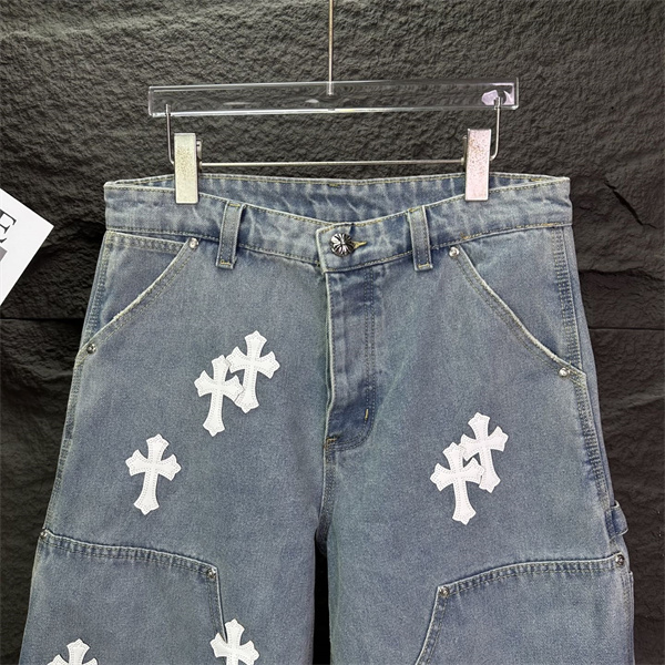 ライトブルー デニムショーツ Chrome Hearts クロムハーツ コピー ブラッククロスワッペン ウォッシュ加工 ハーフパンツ ワイドシルエット