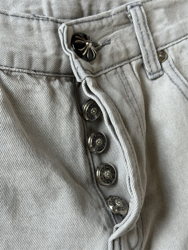  ライトグレー ストレートデニムパンツ Chrome Hearts クロムハーツ コピー クロスパッチ装飾 ウォッシュ加工 5ポケット ジーンズ