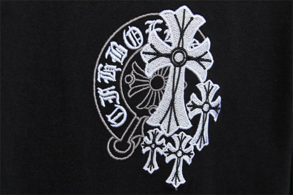 ホワイト 半袖Tシャツ Chrome Hearts クロムハーツ コピー 胸元ワンポイントロゴ バックビッグクロスグラフィック クルーネック モノトーンデザイン