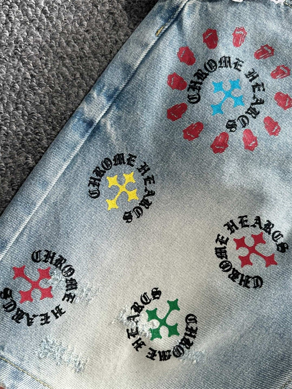 ライトブルー デニムショーツ Chrome Hearts クロムハーツ コピー マルチカラーロゴ クロスプリント ウォッシュ加工 ハーフパンツ
