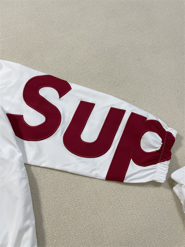 Supreme Spellout Track Jacketシュプリームセットアップコピー人気2026定番アイテムお洒落