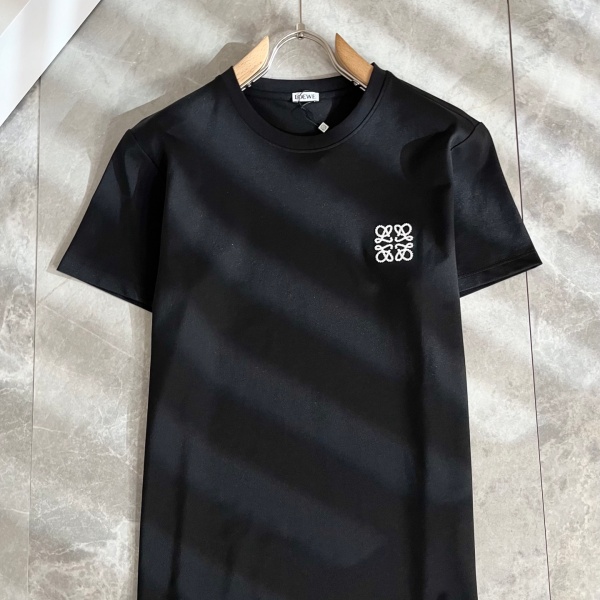 2026新作 LOEWE ロエベ コピー 刺繍ロゴ 半袖Tシャツ メンズ クルーネック ブラック 無地 シンプル 上質感 カジュアル