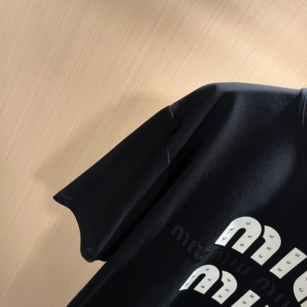 2026新作 MIUMIU ミュウミュウ コピー ロゴプリント 半袖Tシャツ メンズ クルーネック ブラック オーバーサイズ ストリート カジュアル