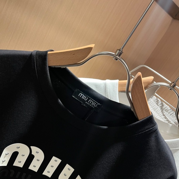 miu miu ロゴ Tシャツ オーバーサイズ ブラック Sサイズ 2026新作