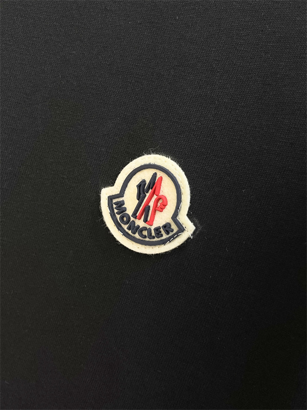 ☆☆2026流行MONCLERモンクレールセットアップコピーなめらかで心地よい肌触り最新