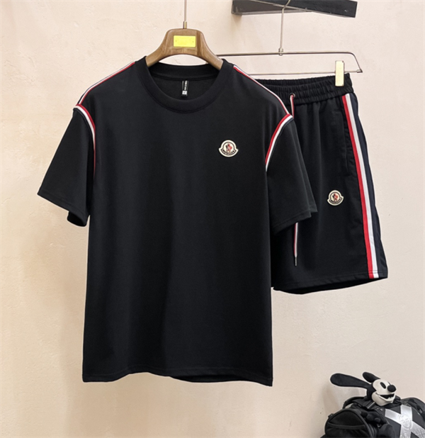 ☆☆2026流行MONCLERモンクレールセットアップコピーなめらかで心地よい肌触り最新