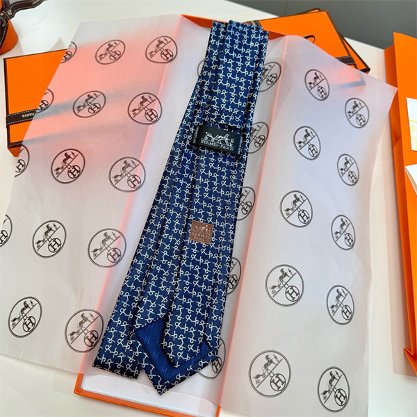 エルメス ネクタイコピーHermès 2026マイクロドット柄シルク 上品な光沢