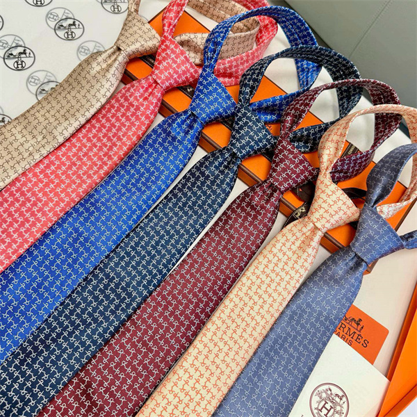 エルメス ネクタイコピーHermès 2026マイクロドット柄シルク 上品な光沢