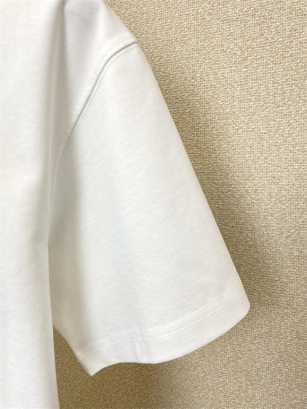 肌触り 普段使いロエベtシャツコピー2026年トレンド☆☆LOEWE 新作お手頃カジュアル