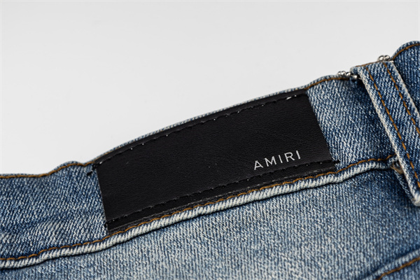 AMIRI 新作アミりジーンズコピー  破れ・レザー貼りパッチ ハイストリートデニム スタイルアップ