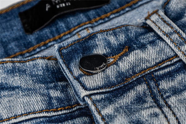破れAMIRI 新作アミりジーンズコピー  ハイストリートジーンズ  ゆったり感ありながらスリム見え