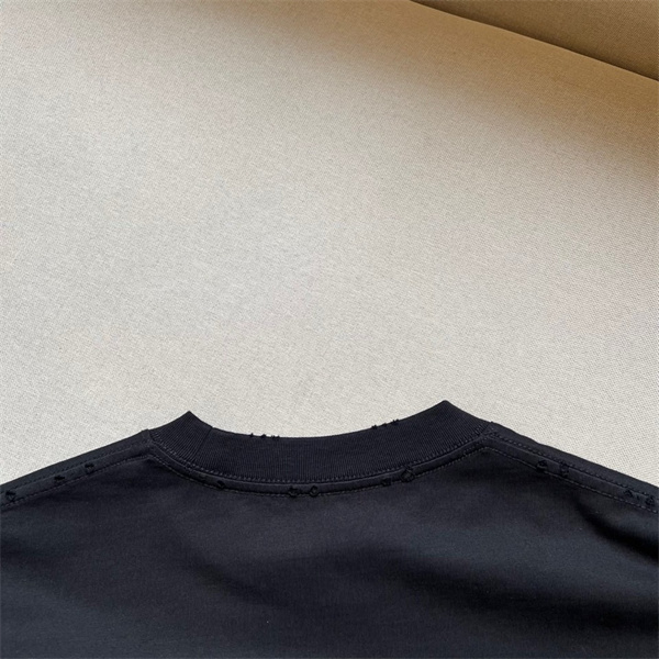 Maison margielメゾン マルジェラコピーTシャツ2026年春夏快適さ（モデル：173cm、71.5kg、Mサイズ着用）