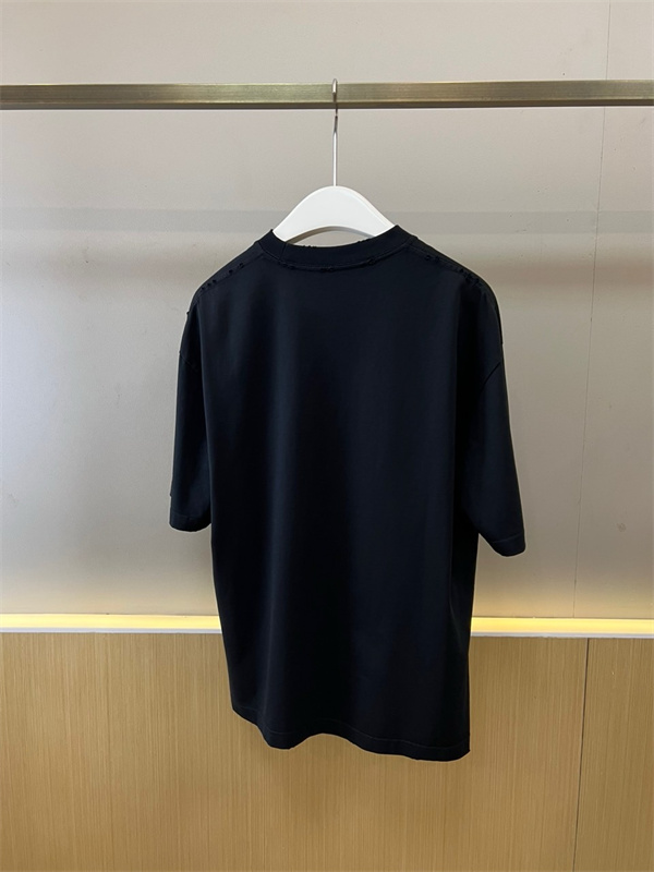 Maison margielメゾン マルジェラコピーTシャツ2026年春夏快適さ（モデル：173cm、71.5kg、Mサイズ着用）