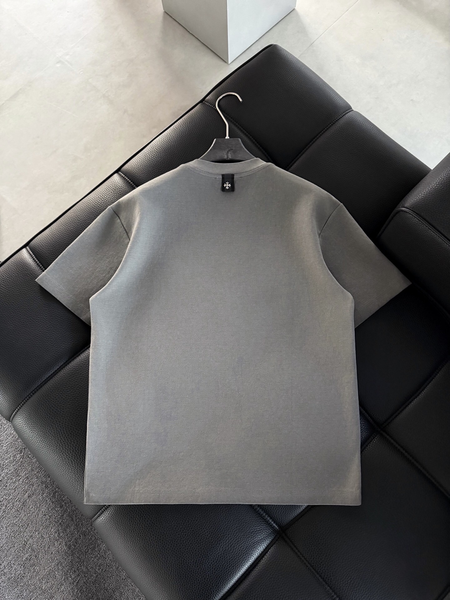 Chrome Heartsクロムハーツtシャツスーパーコピー新作 クロス＆ホースシュー×梵文モチーフ立体刺繍加工男女兼用