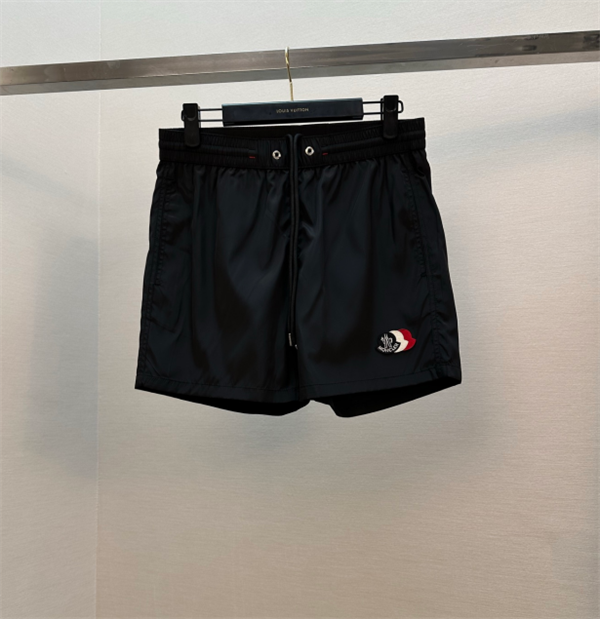 Moncler SS26 Patch Swim Shortsモンクレールスイムパンツコピー　【楽入夏シリーズ】レターロゴ×ドローコード ストレートフィット （メンズ）